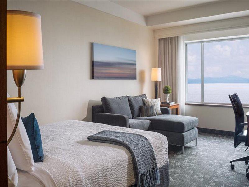 מלון Courtyard Burlington Harbor מראה חיצוני תמונה
