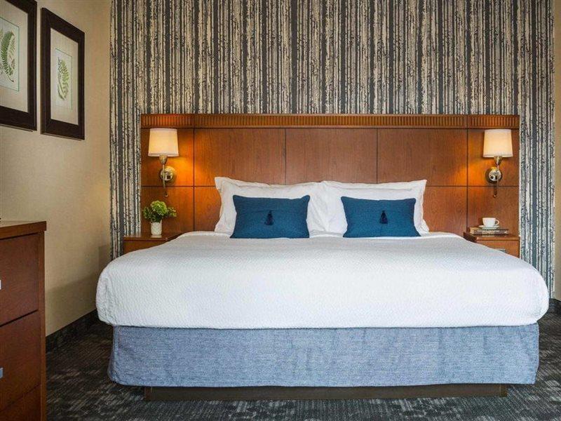 מלון Courtyard Burlington Harbor מראה חיצוני תמונה