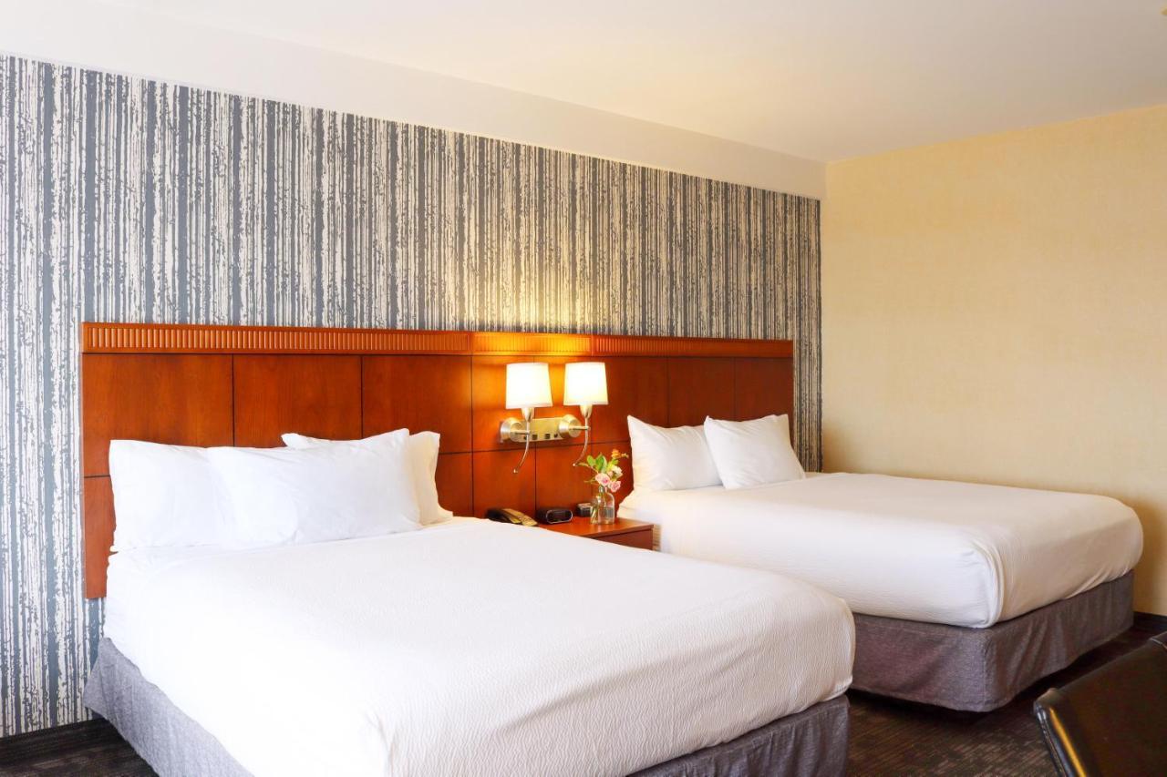מלון Courtyard Burlington Harbor מראה חיצוני תמונה