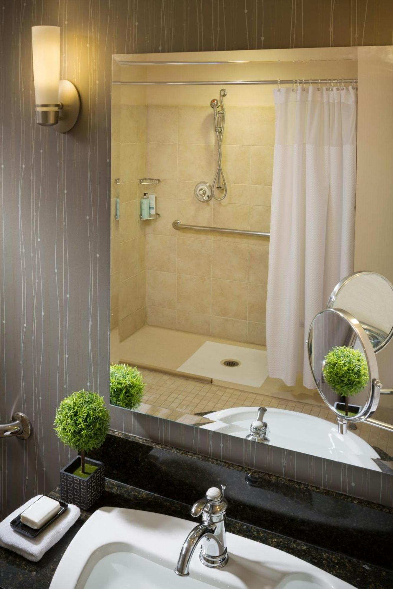 מלון Courtyard Burlington Harbor מראה חיצוני תמונה