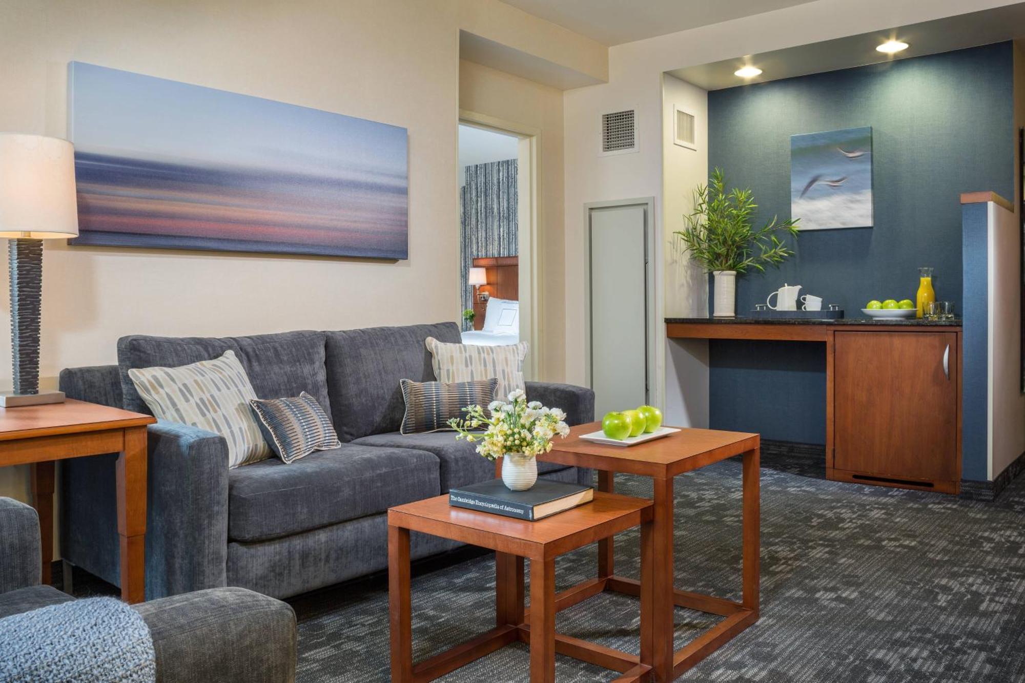 מלון Courtyard Burlington Harbor מראה חיצוני תמונה
