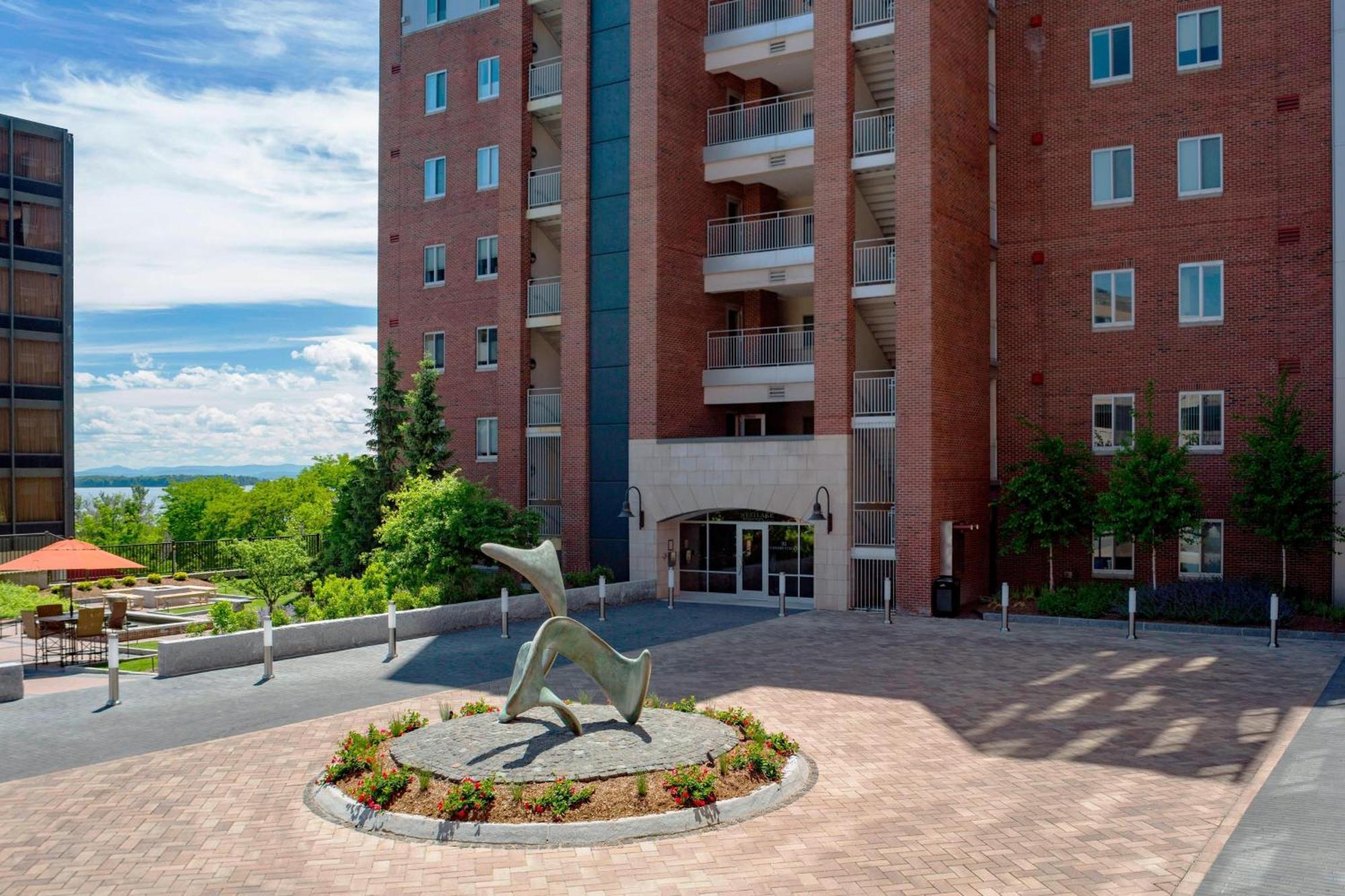 מלון Courtyard Burlington Harbor מראה חיצוני תמונה