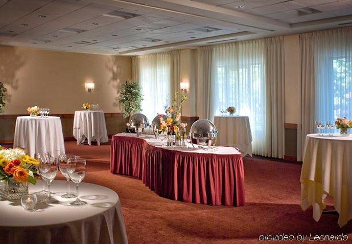 מלון Courtyard Burlington Harbor מתקנים תמונה